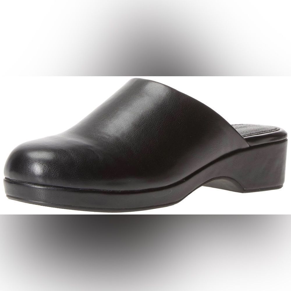 Amazon Essentials Women's Slip On Clog Size 5